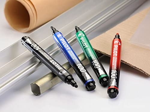 PILOT Permanent Marker 400 mit Keilspitze, 4er Set (Blau, Schwarz, Rot, Grün)