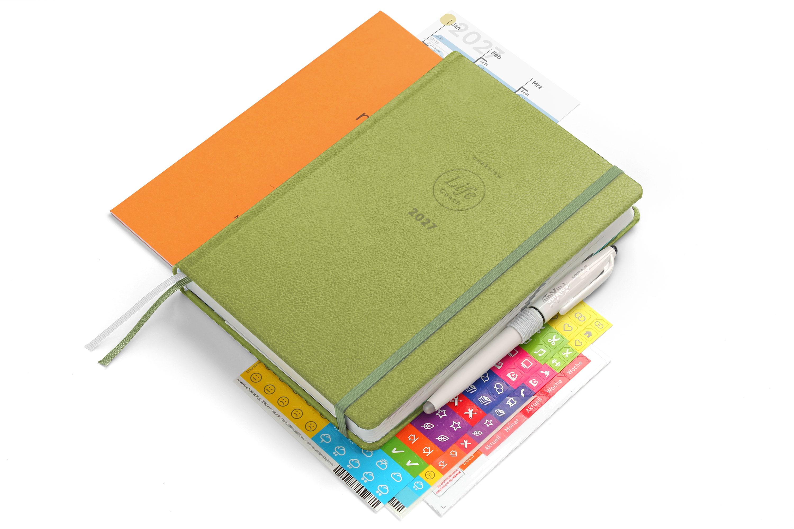 weekview LifeCoach 2027 A5 Moss Green Premium – Cover mit Lieferumfang (perspektivisch)